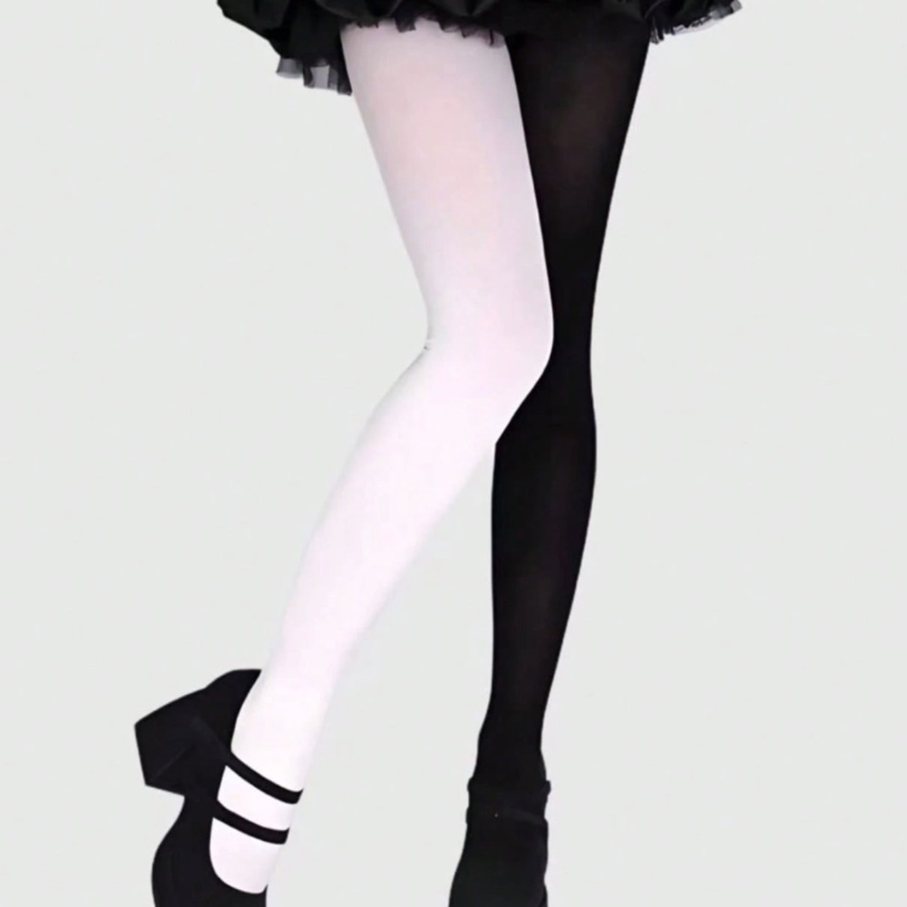 🆕 Black/White Opaque Tights